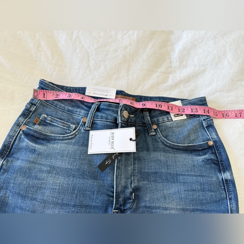 Judy Blue | SZ 9/ 29 | High Waist Tummy Control Capri Jeans High Rise Cuffed NWT - Picture 5 of 9